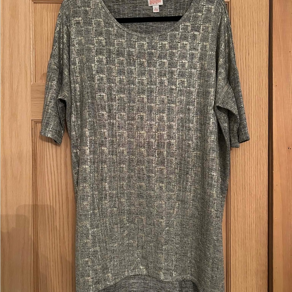 LuLaRoe Gray Textured Short Sleeve Top
